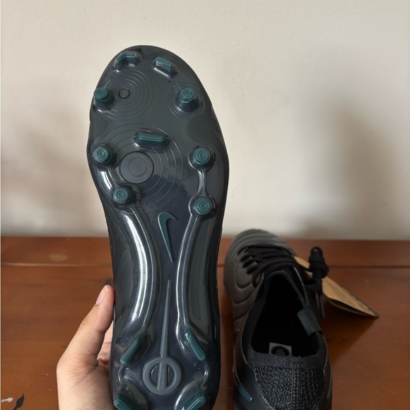 Nike legend 10 elite tiempo cleats - Picture 5 of 7